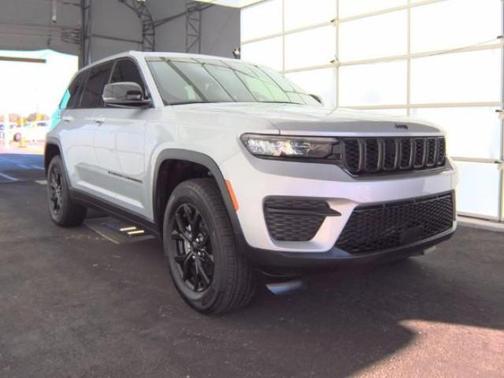 2024 Jeep Grand Cherokee Laredo