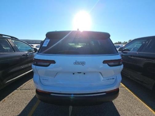 Bright White Clearcoat 2026 Jeep Grand Cherokee L Limited