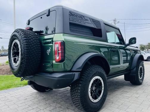 Eruption Green Metallic 2023 Ford Bronco Badlands
