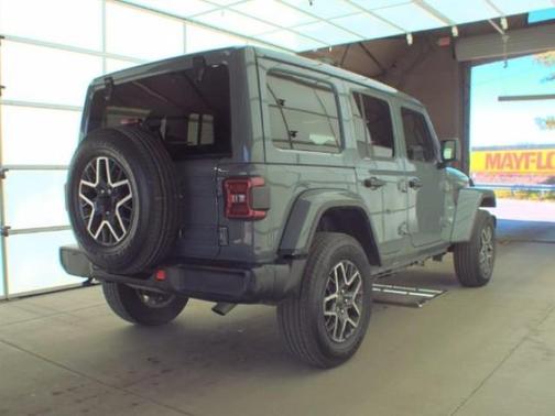Anvil Clearcoat 2024 Jeep Wrangler Sahara