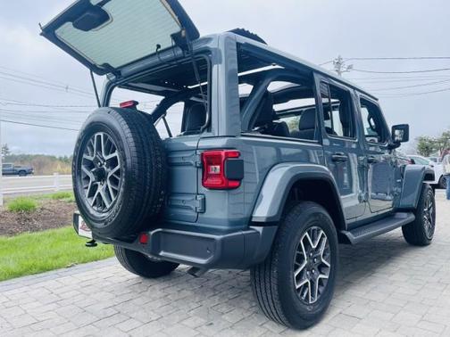 Anvil Clearcoat 2024 Jeep Wrangler Sahara