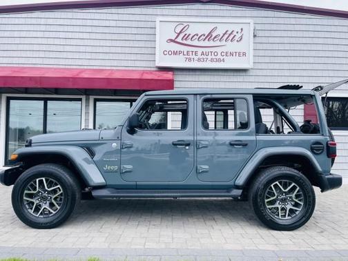 Anvil Clearcoat 2024 Jeep Wrangler Sahara