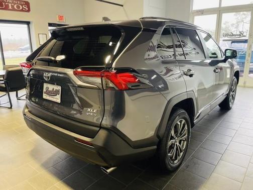 2025 Toyota RAV4 Hybrid XLE Premium