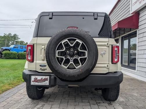 Desert Sand 2025 Ford Bronco Outer Banks