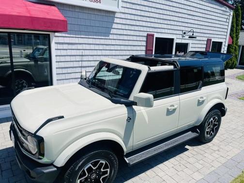 Desert Sand 2025 Ford Bronco Outer Banks