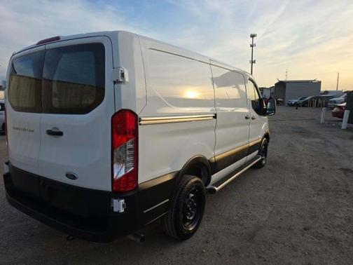 2025 Ford Transit-250 
