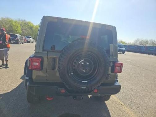 41 2025 Jeep Wrangler Rubicon