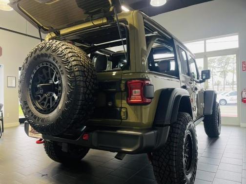 41 2025 Jeep Wrangler Rubicon