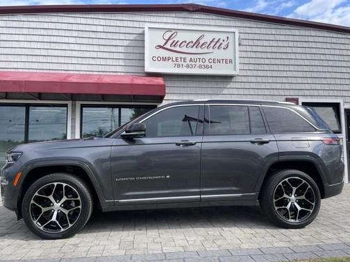 2022 Jeep Grand Cherokee Summit