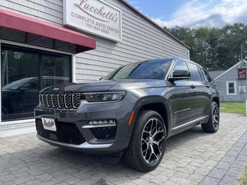 2022 Jeep Grand Cherokee Summit