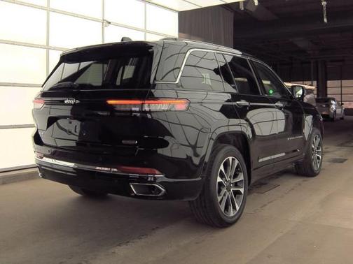 2022 Jeep Grand Cherokee Overland