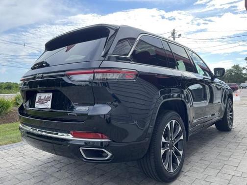 2022 Jeep Grand Cherokee Overland