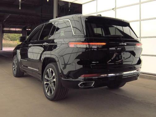 2022 Jeep Grand Cherokee Overland