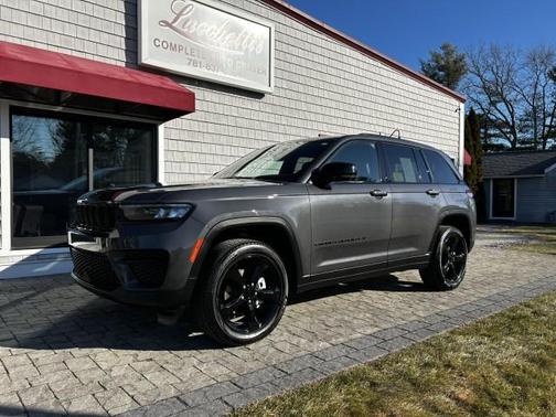 2025 Jeep Grand Cherokee Laredo