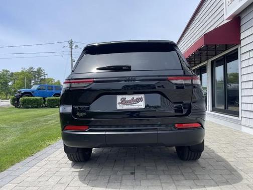 Diamond Black 2023 Jeep Grand Cherokee Limited