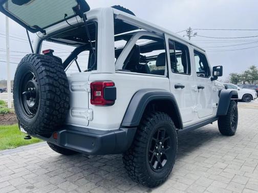 Bright White Clearcoat 2024 Jeep Wrangler Sport