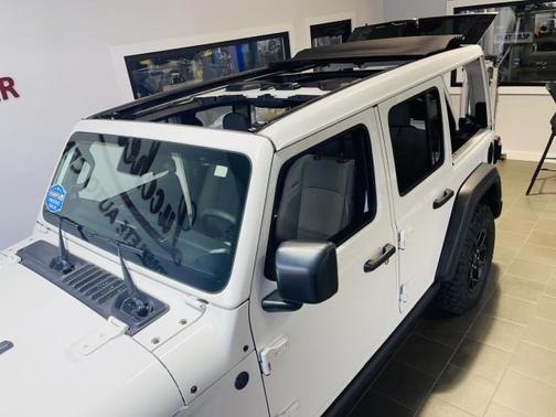 Bright White Clearcoat 2024 Jeep Wrangler Sport