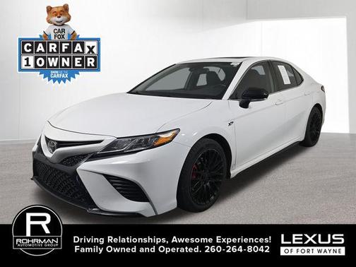 Super White 2019 Toyota Camry SE