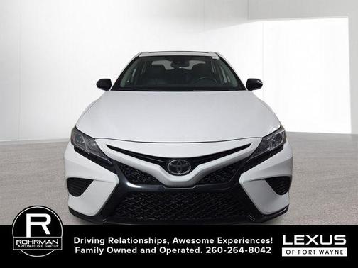 Super White 2019 Toyota Camry SE