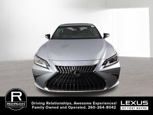 2025 Lexus ES 300h Base