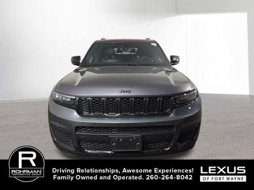Baltic Gray Metallic Clearcoat 2023 Jeep Grand Cherokee L Altitude
