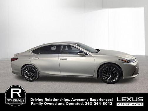 2024 Lexus ES 300h Luxury