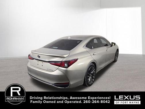 2024 Lexus ES 300h Luxury