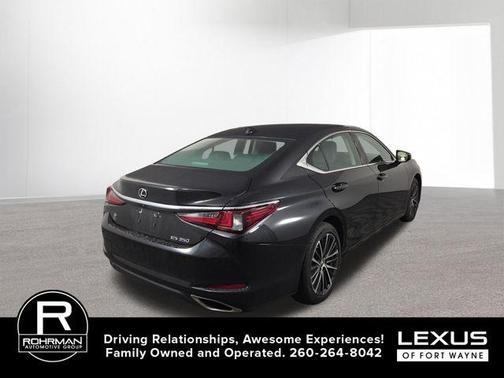 2022 Lexus ES 350 Base