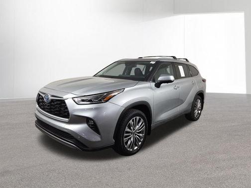 Celestial Silver Metallic 2024 Toyota Highlander Hybrid Platinum