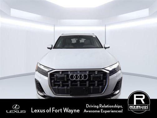 Mythos Black Metallic 2025 Audi Q7 55 Premium Plus
