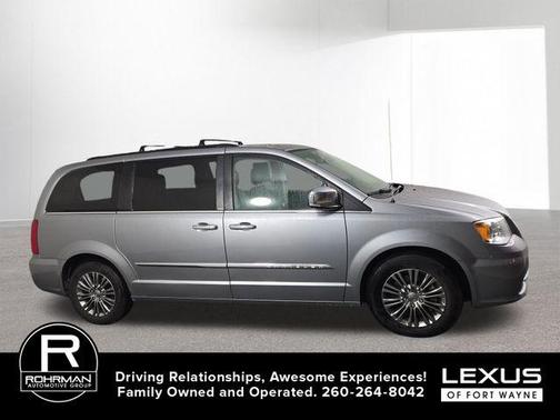 2014 Chrysler Town & Country Touring-L