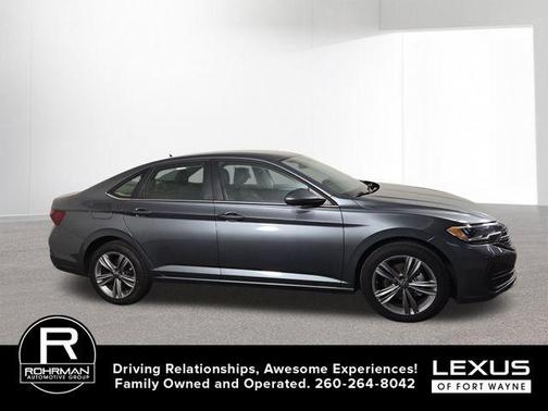 Platinum Gray Metallic 2024 Volkswagen Jetta 1.5T SE