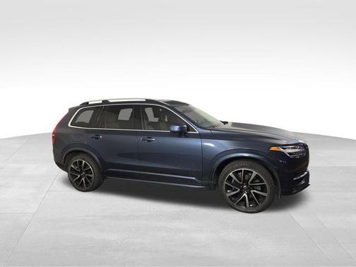 2019 Volvo XC90 T6 Momentum