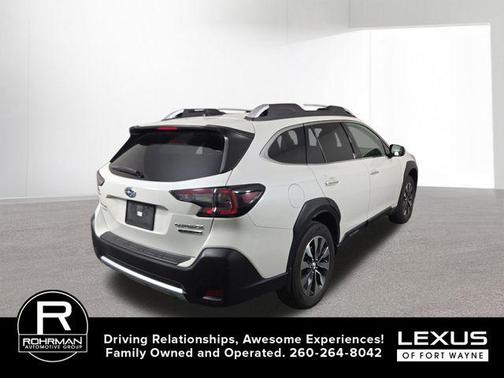 Crystal White Pearl 2023 Subaru Outback Touring XT