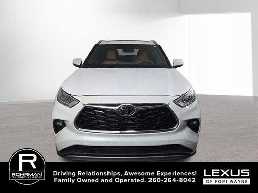 Wind Chill Pearl 2023 Toyota Highlander Platinum