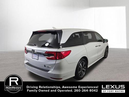Platinum White Pearl 2023 Honda Odyssey Touring