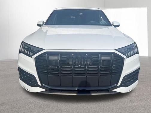 2024 Audi Q7 45 Premium Plus