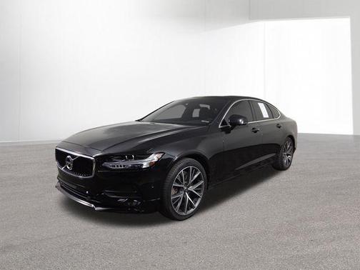 Onyx Black Metallic 2017 Volvo S90 T6 Momentum