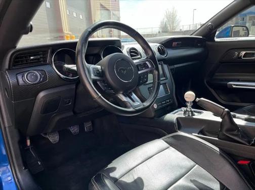 2017 Ford Mustang V6