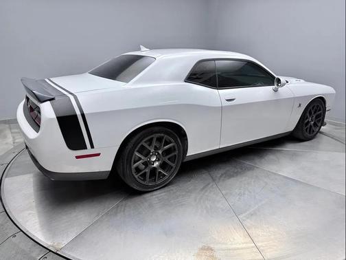 Bright White Clearcoat 2016 Dodge Challenger R/T Scat Pack