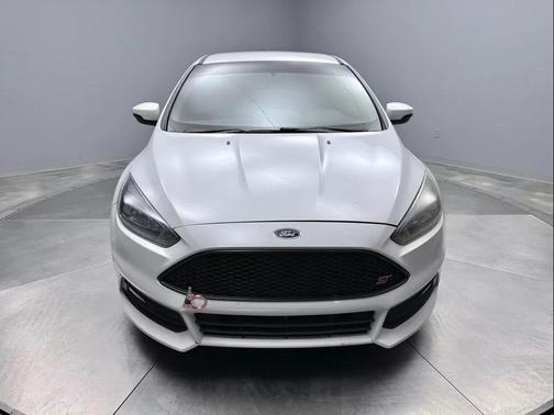 Oxford White 2016 Ford Focus ST