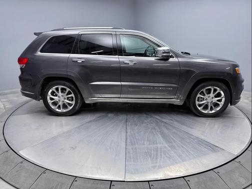 2019 Jeep Grand Cherokee Summit