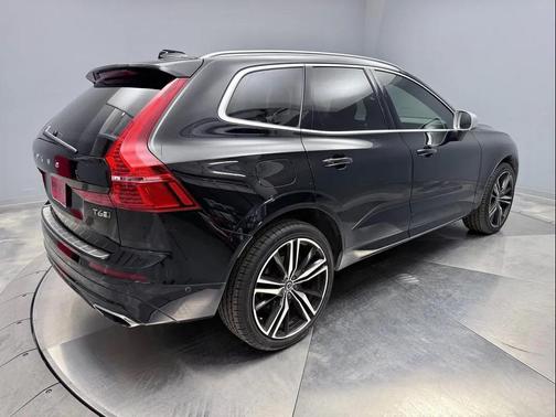 Onyx Black Metallic 2019 Volvo XC60 T6 R-Design