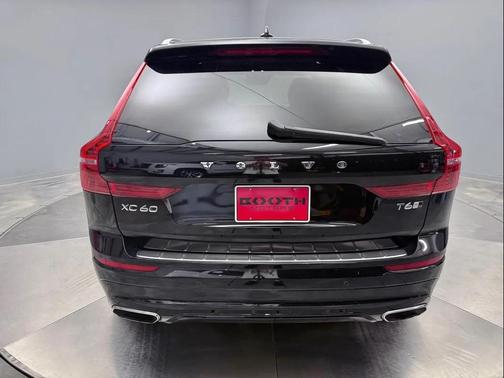 Onyx Black Metallic 2019 Volvo XC60 T6 R-Design