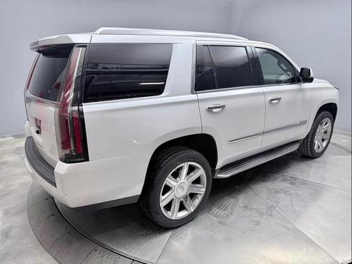 2016 Cadillac Escalade Luxury