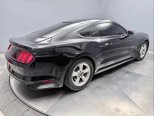2017 Ford Mustang V6