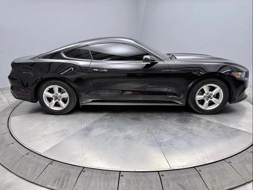 2017 Ford Mustang V6