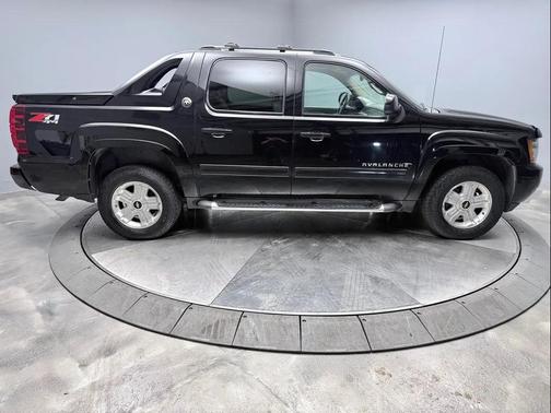 Black 2013 Chevrolet Avalanche LT
