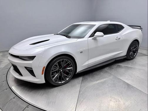 Summit White 2016 Chevrolet Camaro 1SS