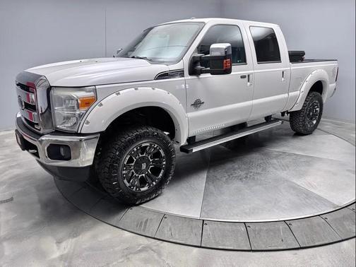White 2014 Ford F-250 Lariat